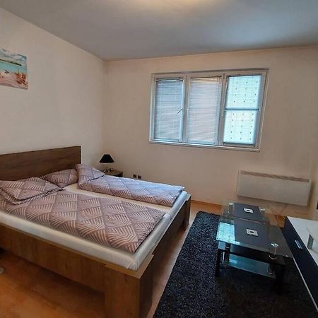 Srebrenica Apartment Dozic מראה חיצוני תמונה