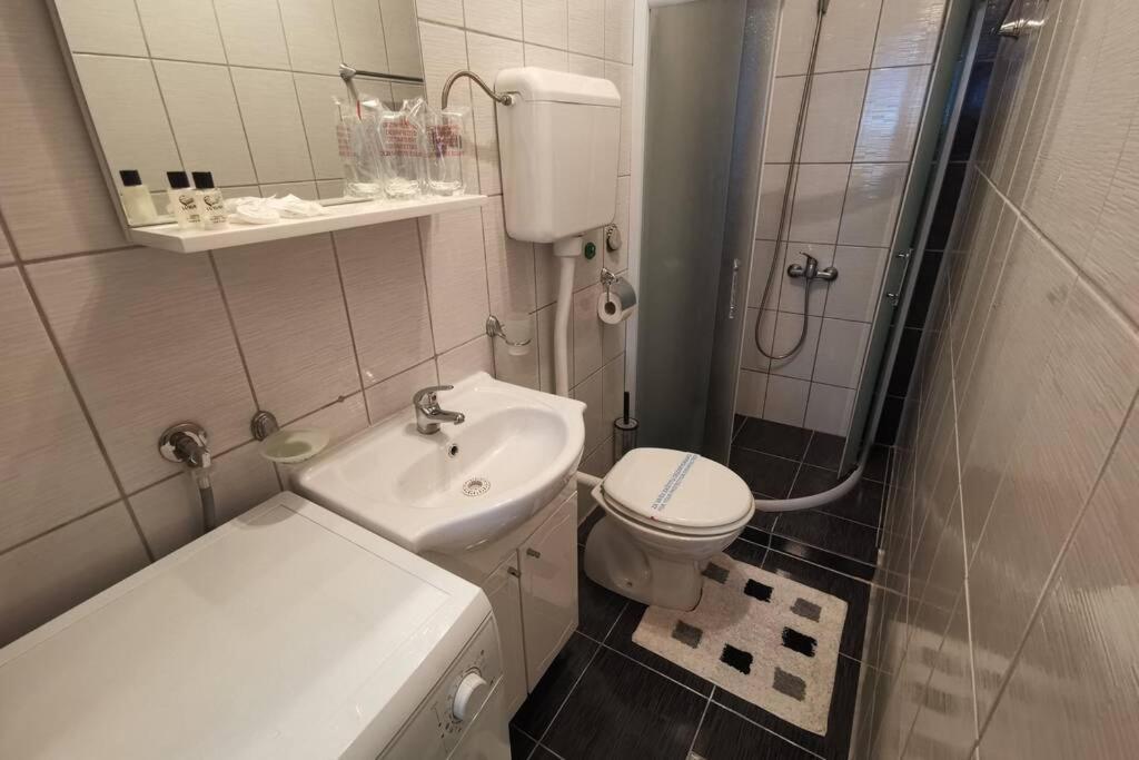 Srebrenica Apartment Dozic מראה חיצוני תמונה