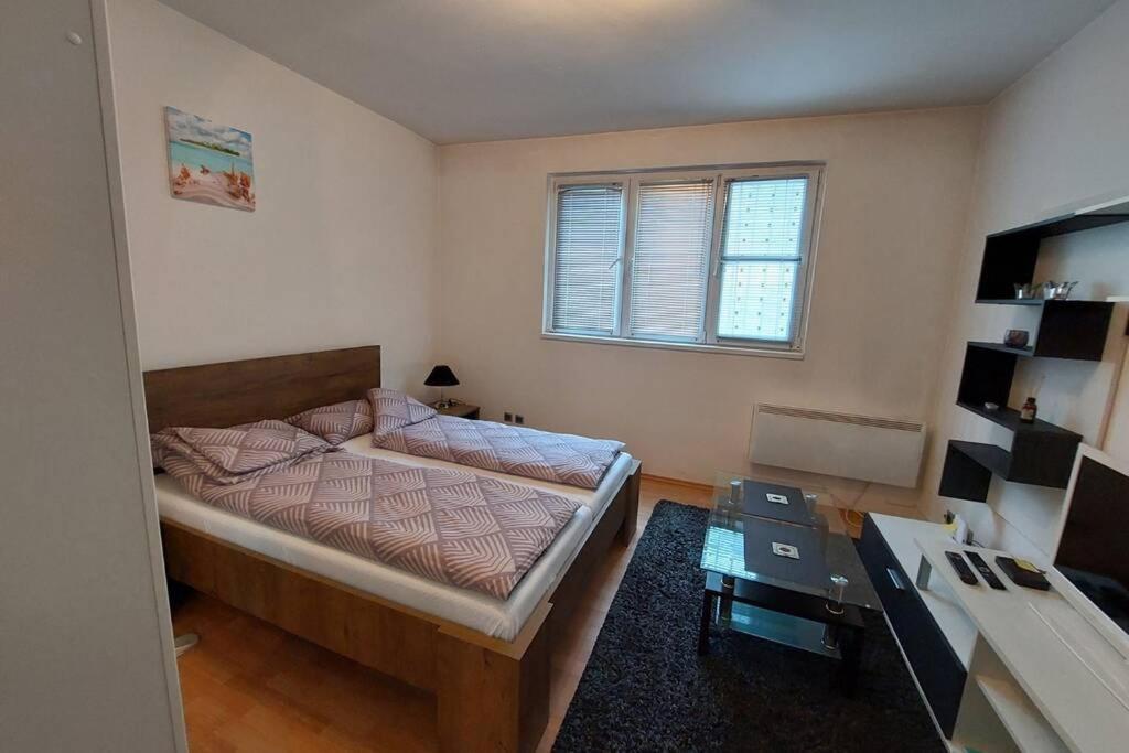 Srebrenica Apartment Dozic מראה חיצוני תמונה